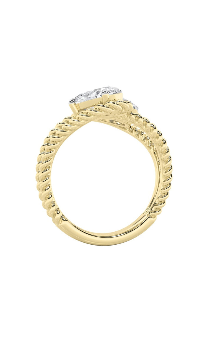 2Cttw Oval Shaped Lab Grown Diamond (F/VS) Toi etMoi Fashiion Ring in 14K Gold